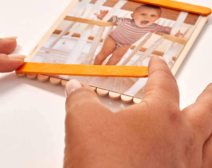 DIY: Fun frames using 4x4" prints to make with the kids!