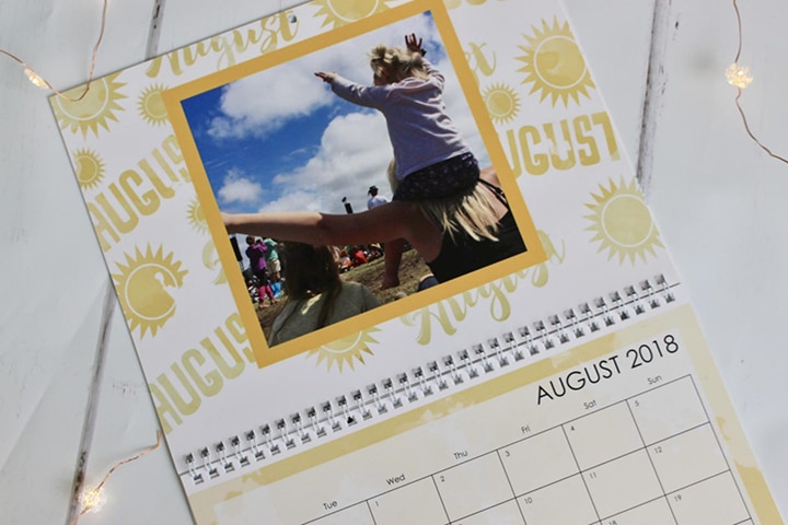 Make 2018 an organised year with Personalised Calendars!